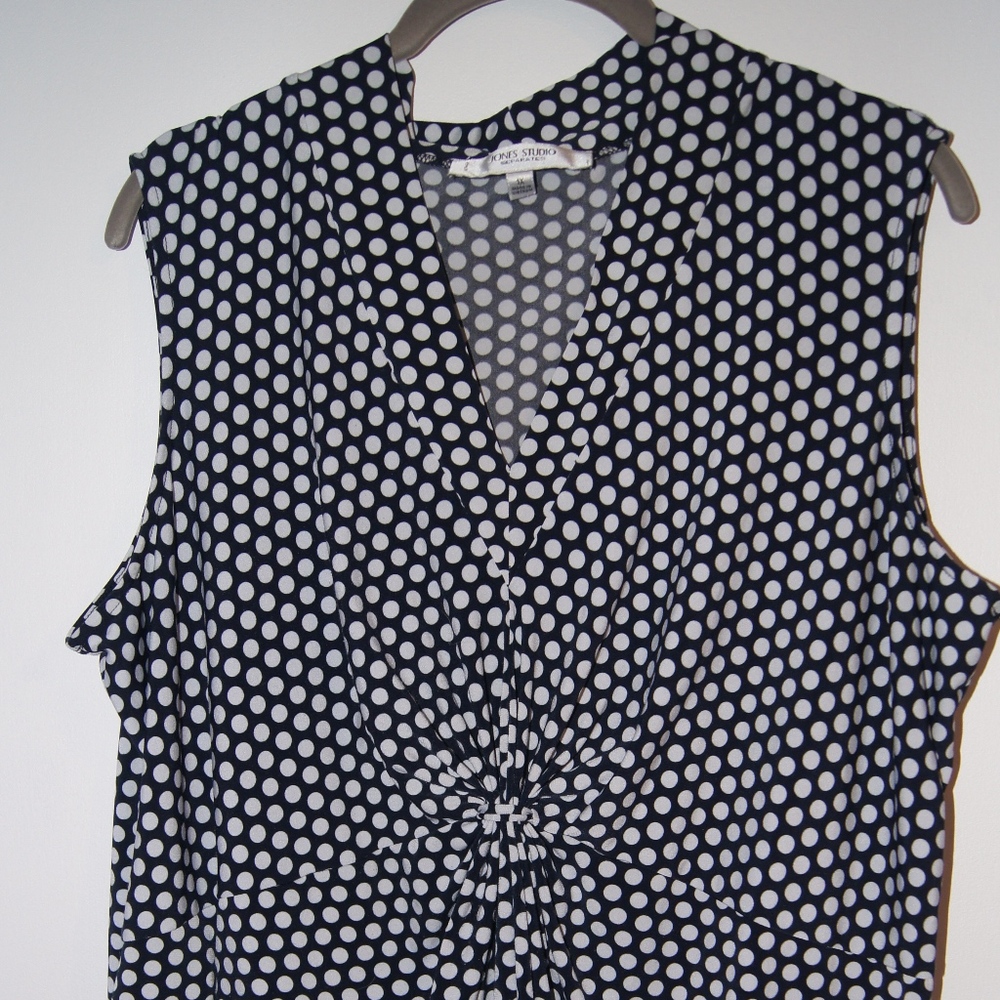 Jones New York sleeveless blouse